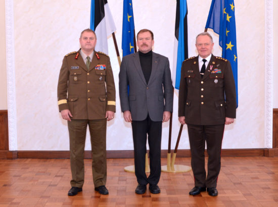 Riigikaitsekomisjoni liige Johannes Kert kohtus Läti Kaitseväe juhataja kindralleitnant Raimonds Graubega